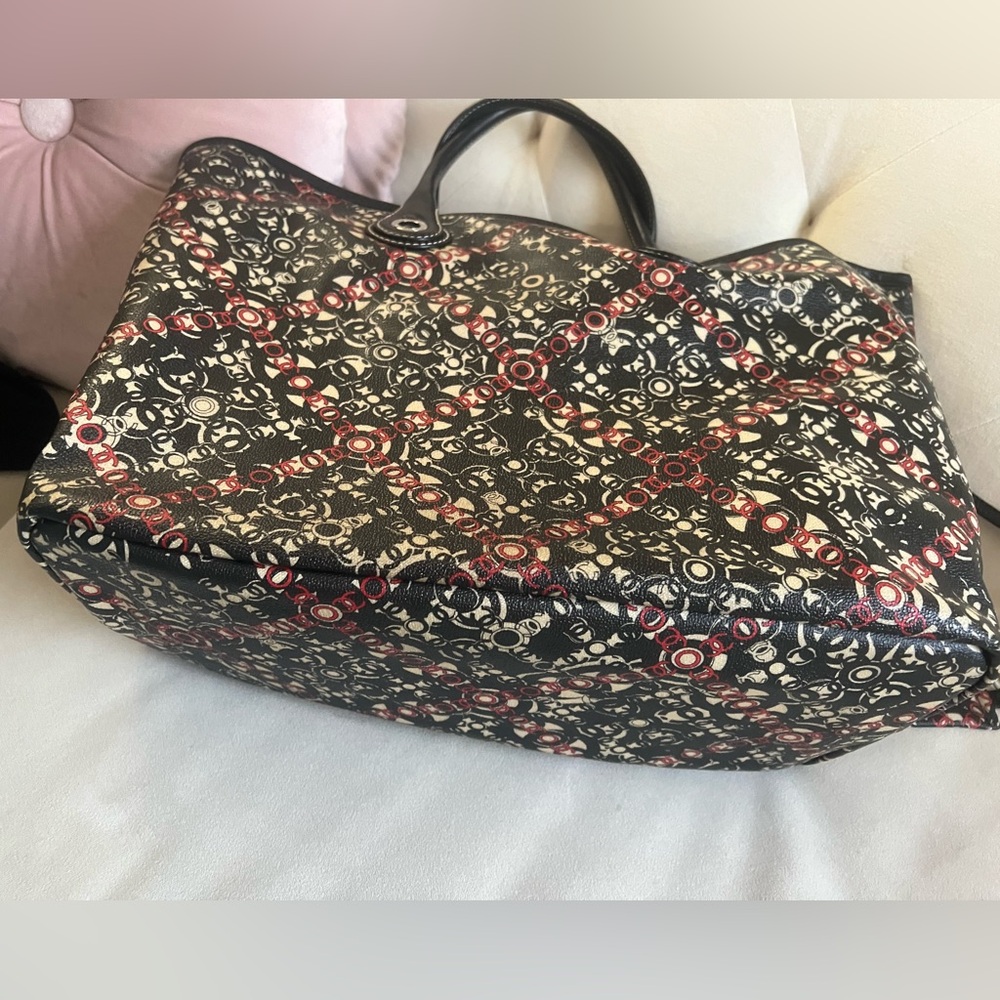 CHANEL Black and Red Embroidered Tote Bag - Picture 5 of 14